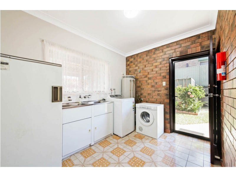 16 Whites Road, Chermside West QLD 4032