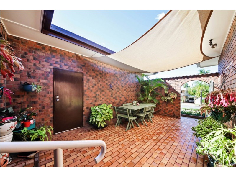 16 Whites Road, Chermside West QLD 4032