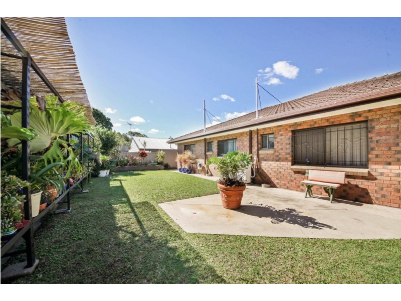 16 Whites Road, Chermside West QLD 4032