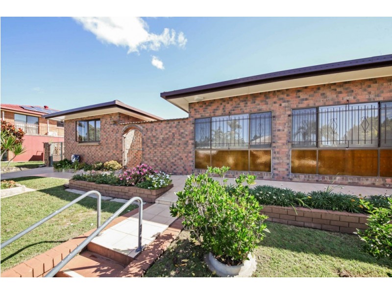 16 Whites Road, Chermside West QLD 4032