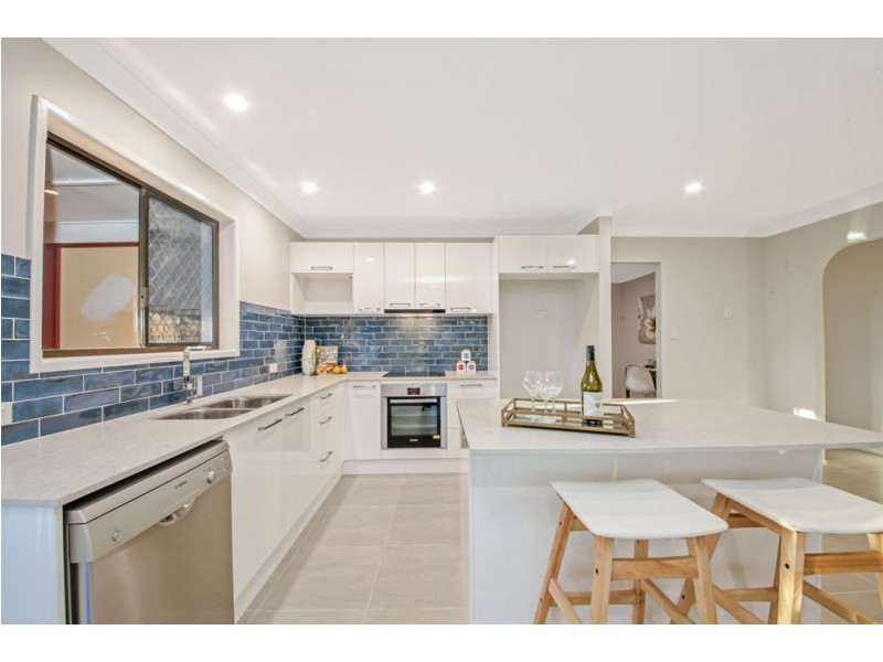 4 Atlas Court, Eatons Hill QLD 4037