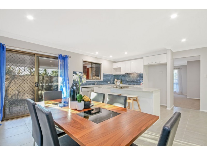 4 Atlas Court, Eatons Hill QLD 4037