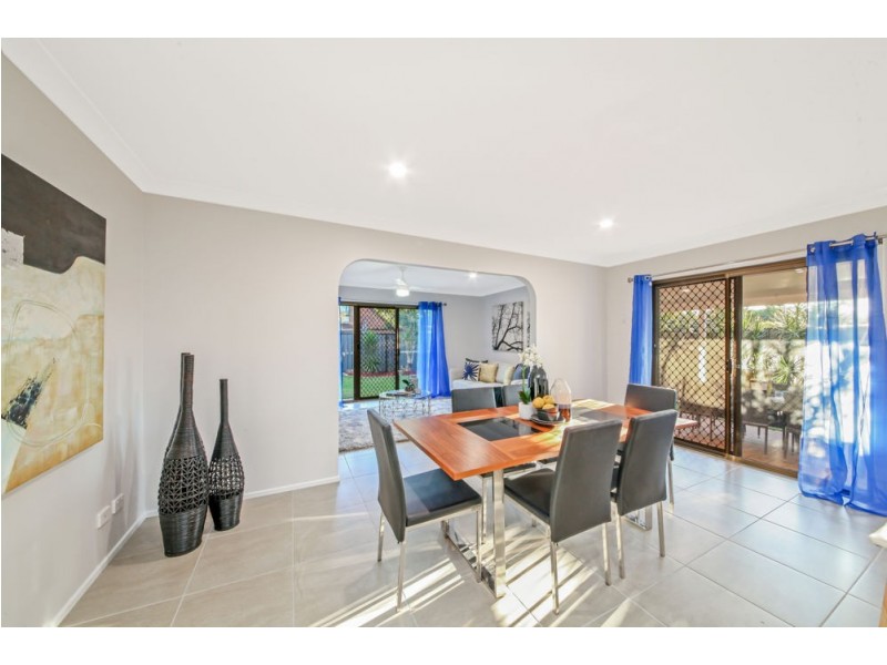 4 Atlas Court, Eatons Hill QLD 4037