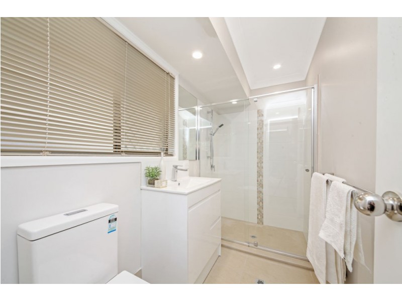 4 Atlas Court, Eatons Hill QLD 4037