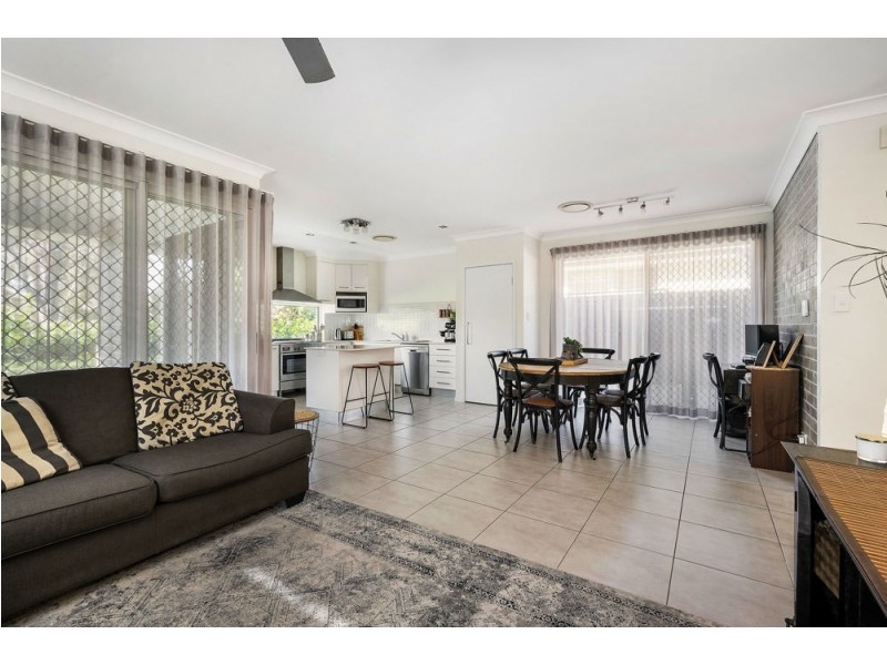 19 Carnarvon Crescent, Fitzgibbon QLD 4018