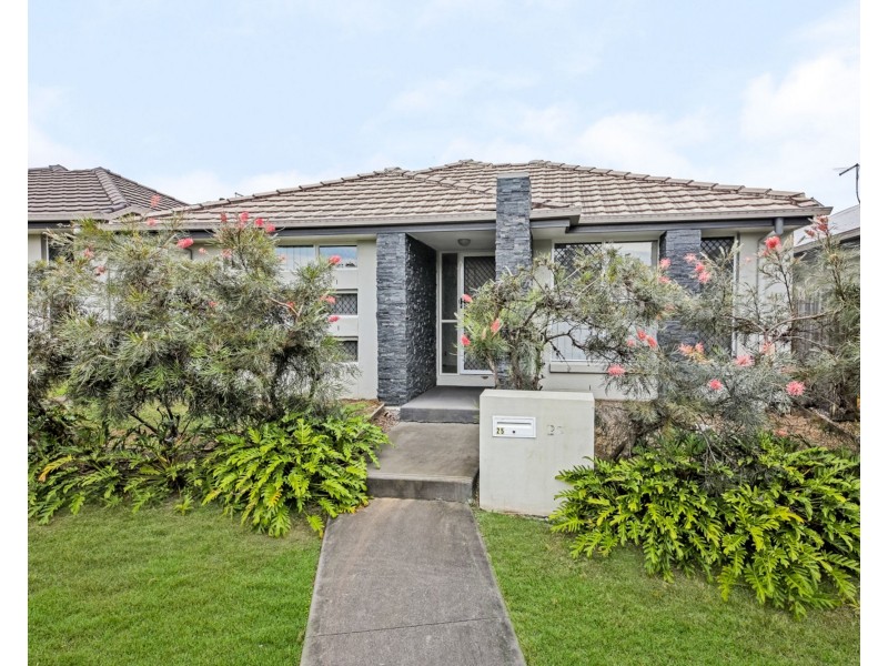 25 Carlingford Circuit, Warner QLD 4500