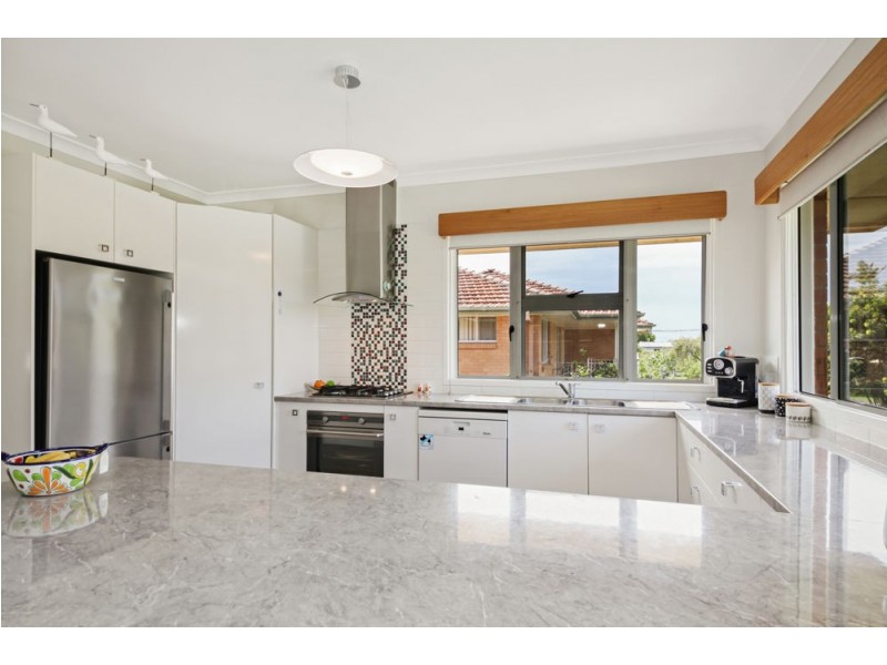 1 Fewings Street, Redcliffe QLD 4020