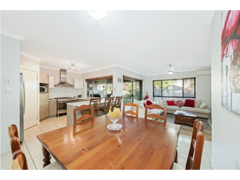 11 Ladbroke Close, Carseldine QLD 4034