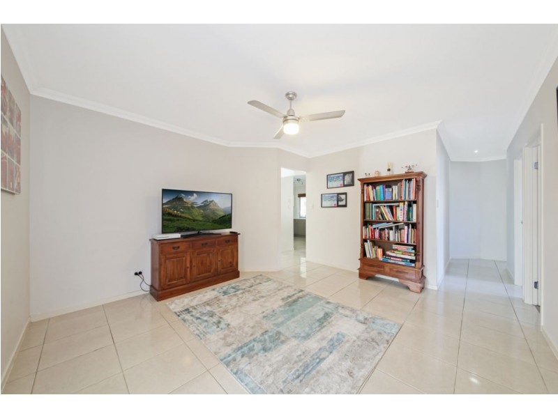 11 Ladbroke Close, Carseldine QLD 4034