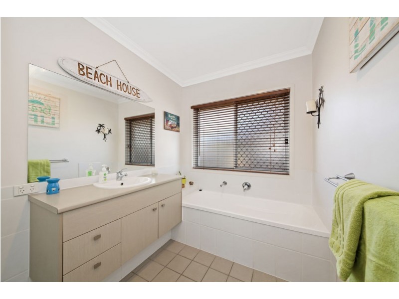 11 Ladbroke Close, Carseldine QLD 4034