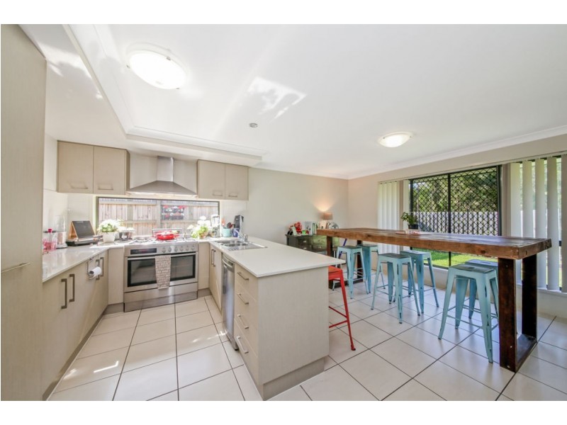 62 Somerset Drive, Carseldine QLD 4034