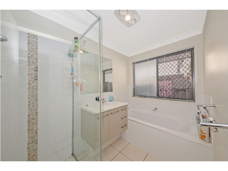 62 Somerset Drive, Carseldine QLD 4034