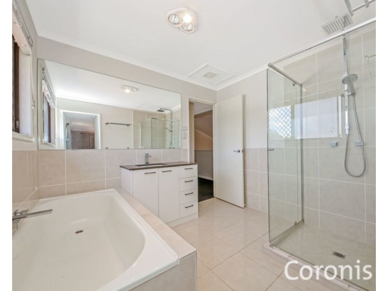 19 Kingfisher Street, Albany Creek QLD 4035