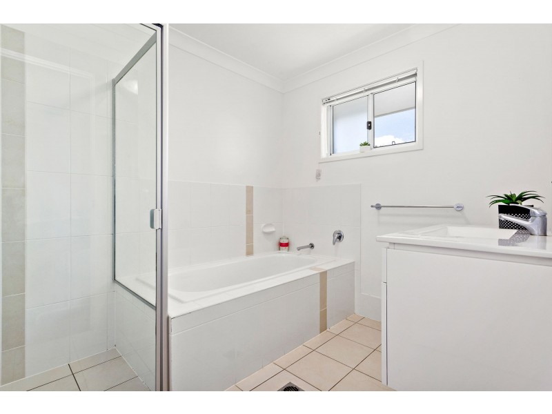 2/111 Cowie Road, Carseldine QLD 4034