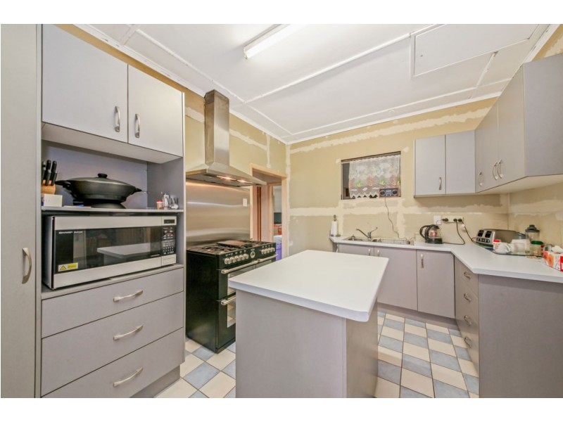 2 Rostrevor Road, Boondall QLD 4034