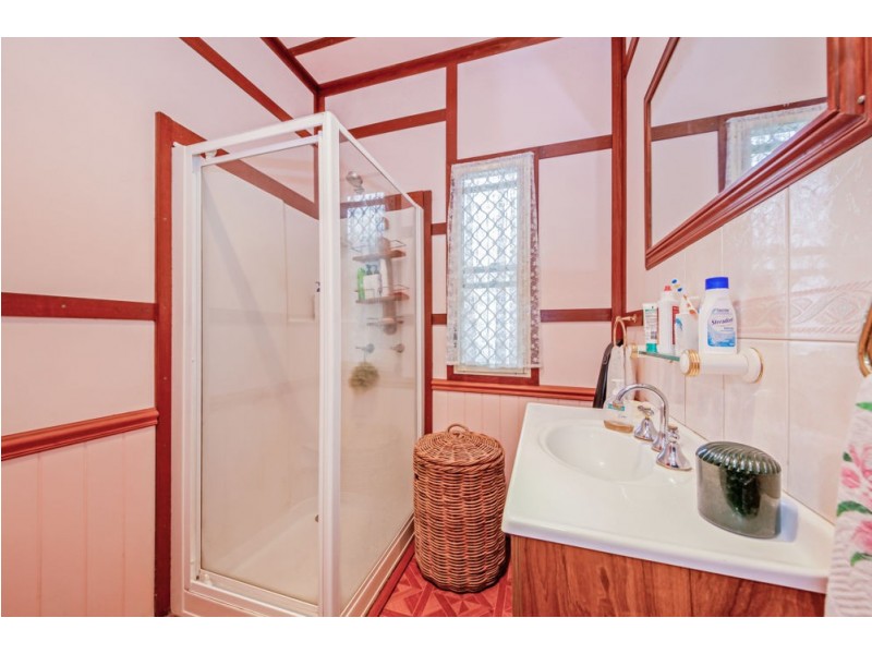 2 Rostrevor Road, Boondall QLD 4034