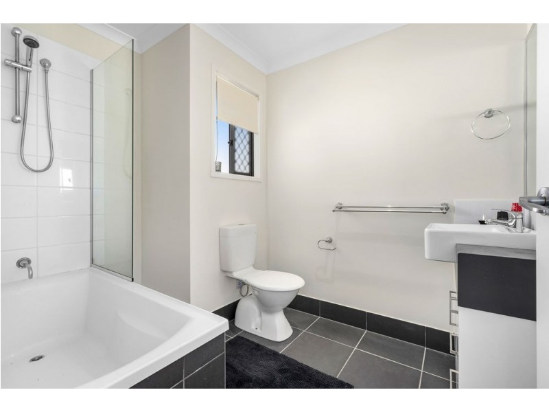 12 Heathcote Lane, Fitzgibbon QLD 4018