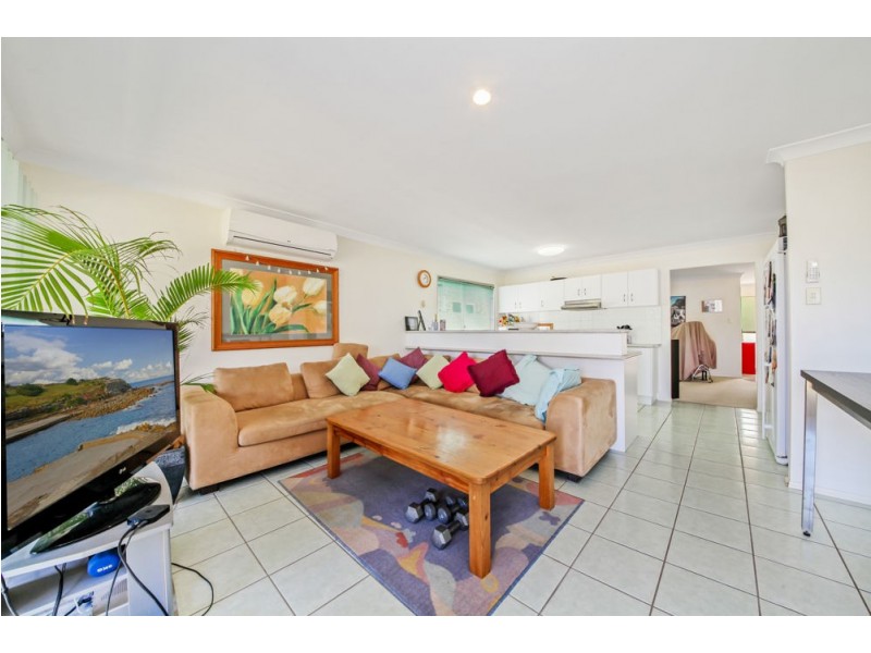 6A Coolabah Crescent, Bridgeman Downs QLD 4035