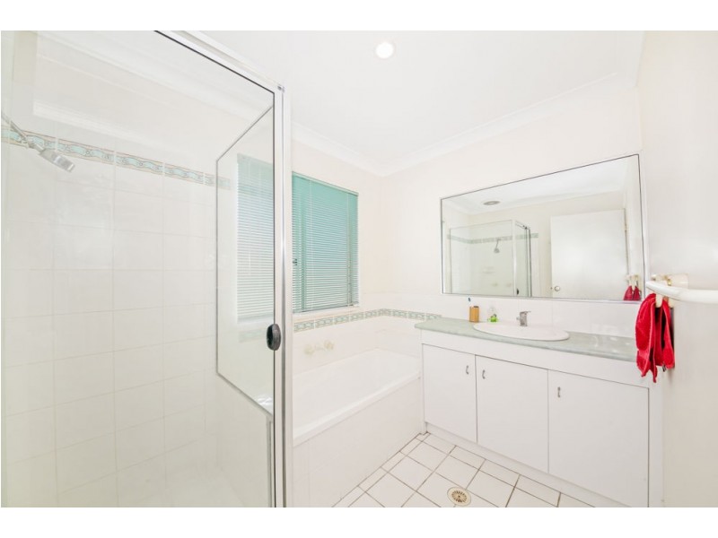 6A Coolabah Crescent, Bridgeman Downs QLD 4035
