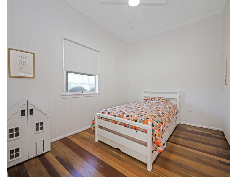 47 Perkins Street, Sandgate QLD 4017