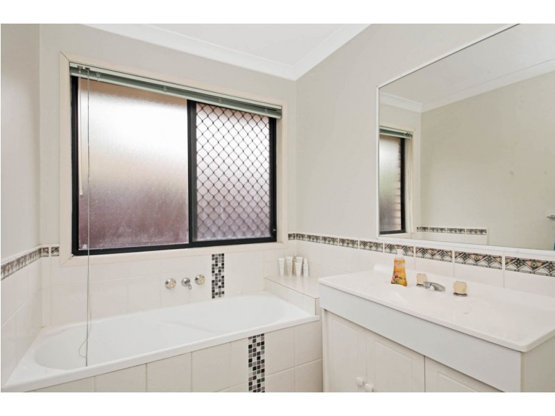 37 Blue Mountain Crescent, Warner QLD 4500