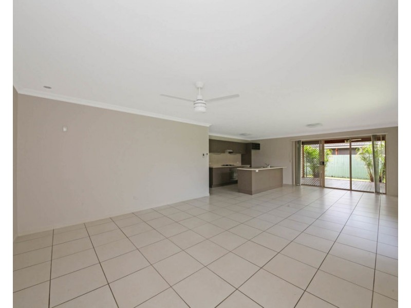 12 Maclean Close, Fitzgibbon QLD 4018