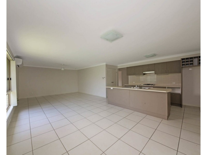 12 Maclean Close, Fitzgibbon QLD 4018