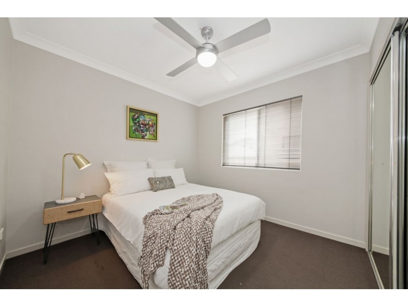 2/42 Rode Road, Wavell Heights QLD 4012