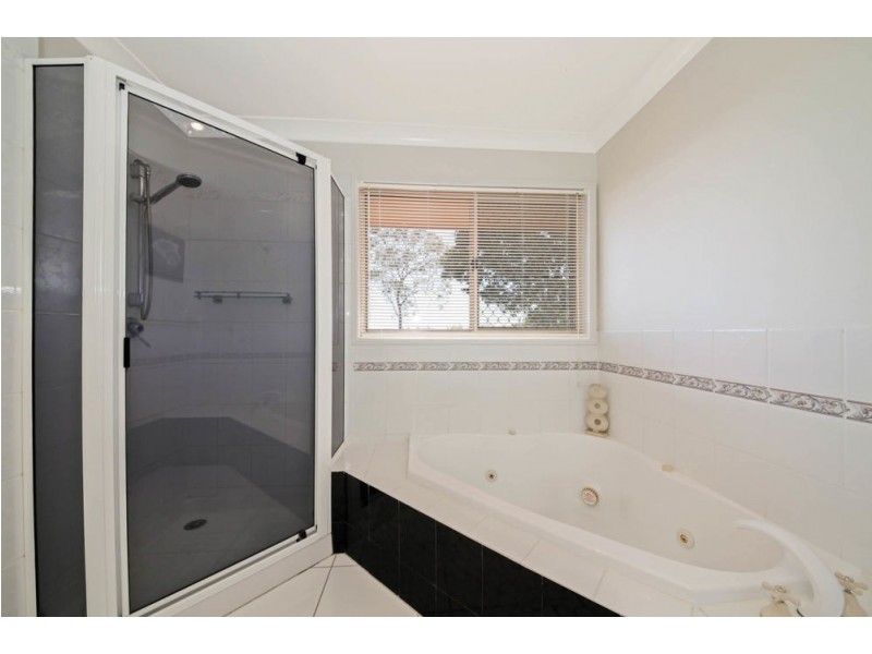 10 Preston Close, Albany Creek QLD 4035