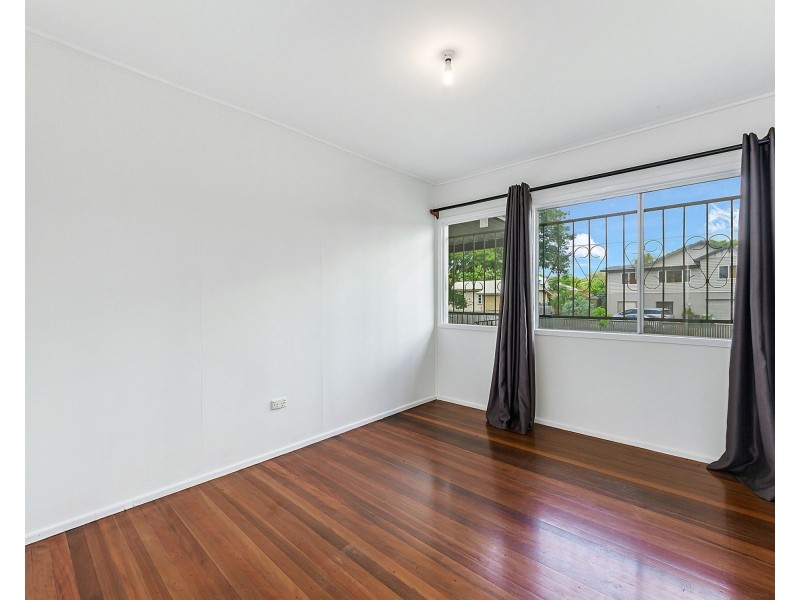 15 Windrest Street, Strathpine QLD 4500