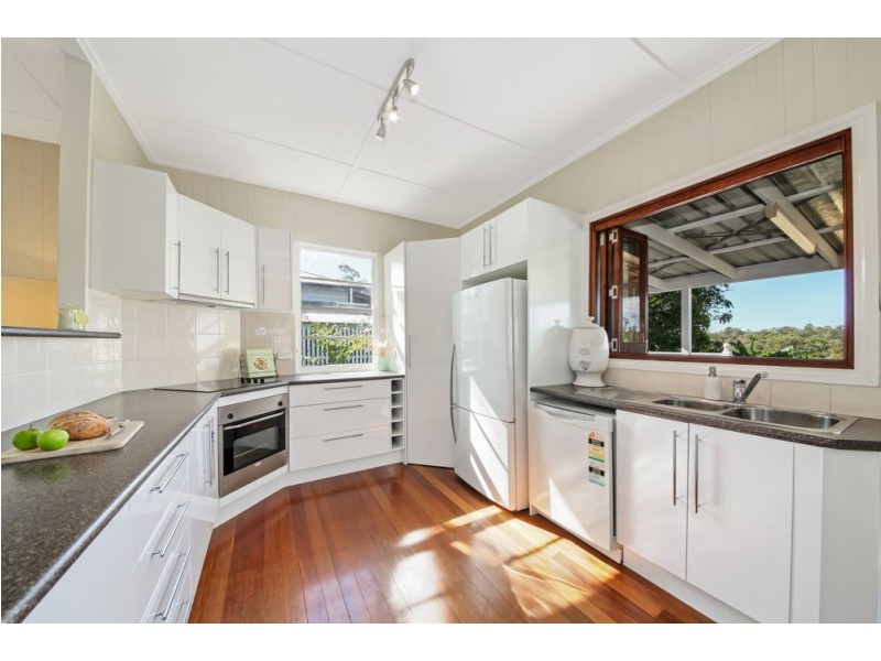 3 Neville Road, Bridgeman Downs QLD 4035