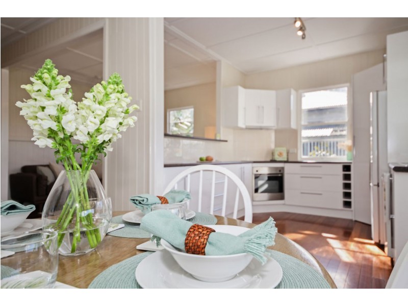 3 Neville Road, Bridgeman Downs QLD 4035