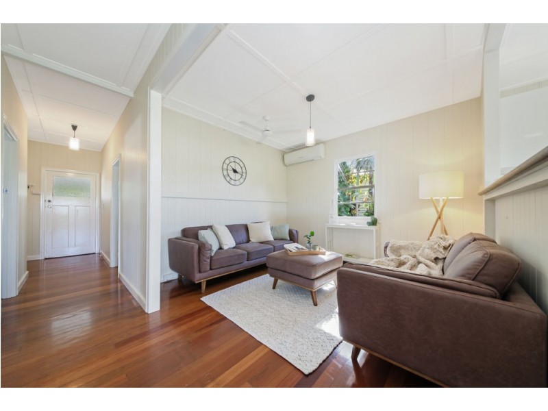 3 Neville Road, Bridgeman Downs QLD 4035