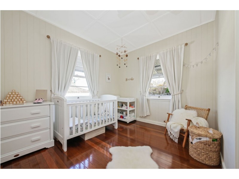 3 Neville Road, Bridgeman Downs QLD 4035