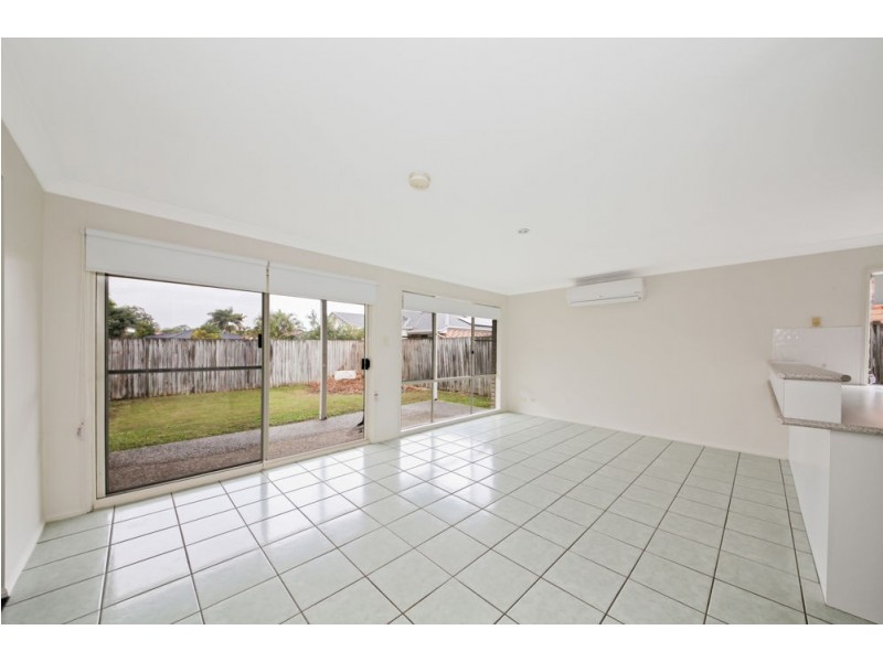 6A Coolabah Crescent, Bridgeman Downs QLD 4035