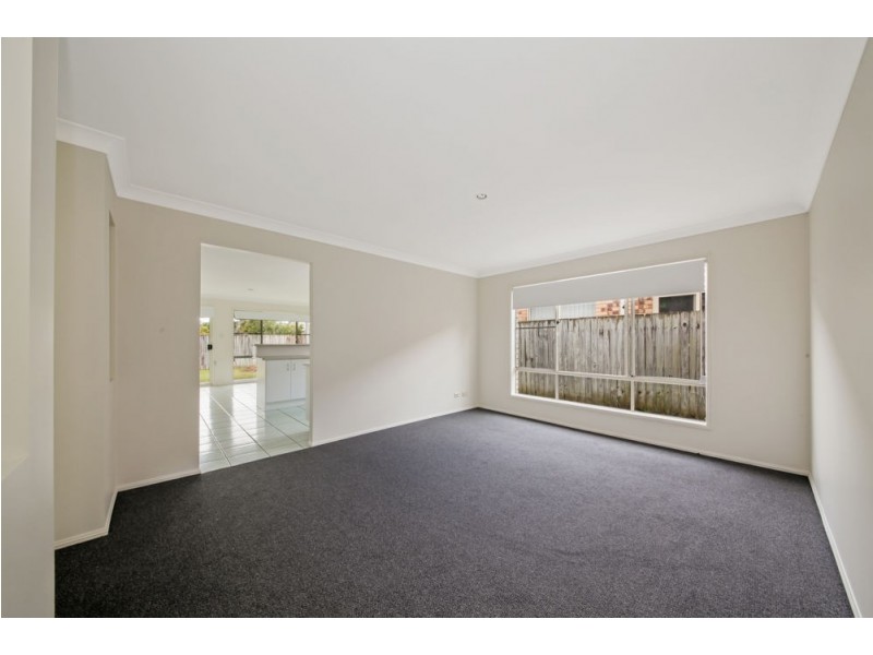 6A Coolabah Crescent, Bridgeman Downs QLD 4035