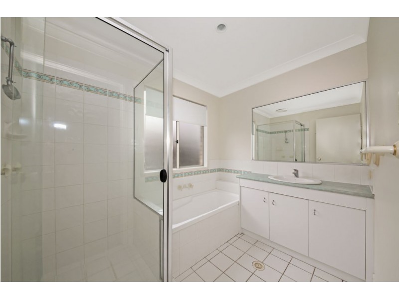 6A Coolabah Crescent, Bridgeman Downs QLD 4035