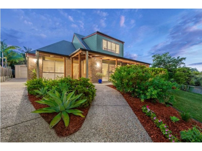 4 Tiffany Court, Eatons Hill QLD 4037