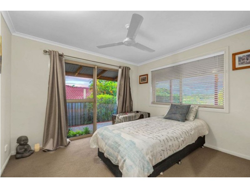 4 Tiffany Court, Eatons Hill QLD 4037