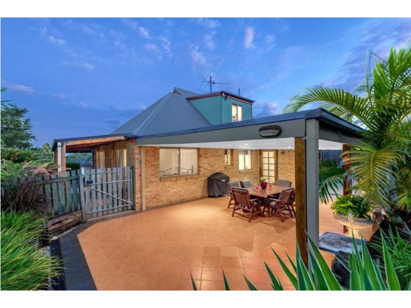 4 Tiffany Court, Eatons Hill QLD 4037