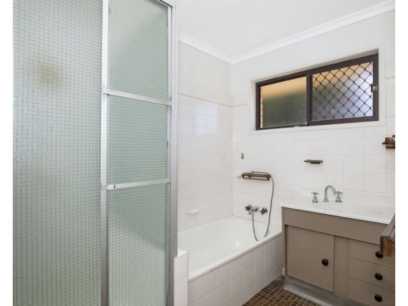 33 Learmonth Street, Strathpine QLD 4500