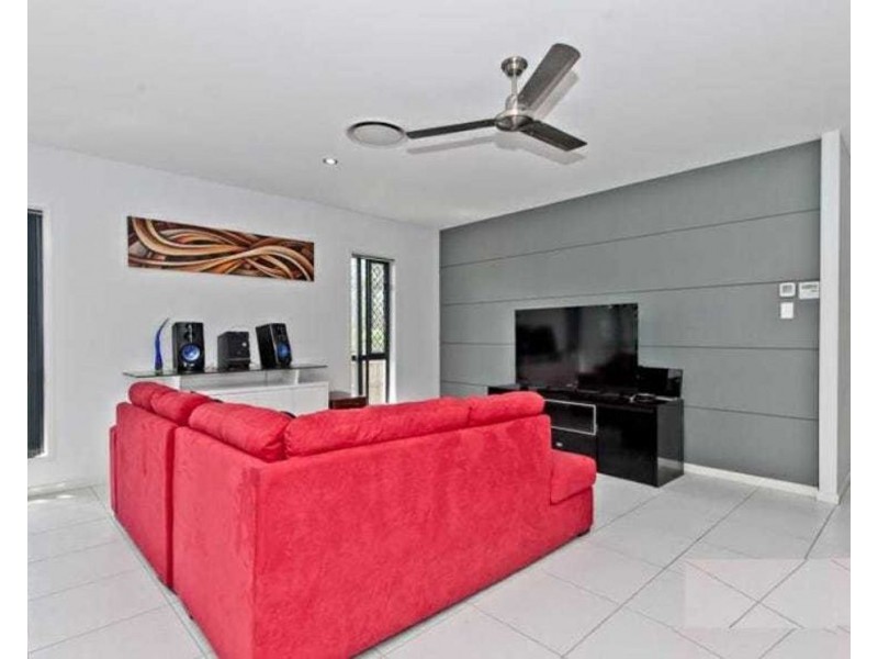 1 Smudgee Close, Narangba QLD 4504