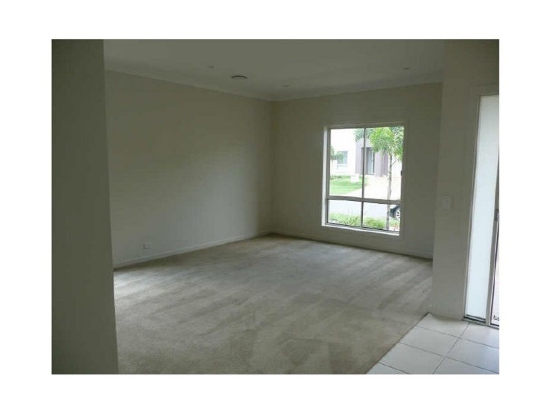 8 Somerset Drive, Carseldine QLD 4034