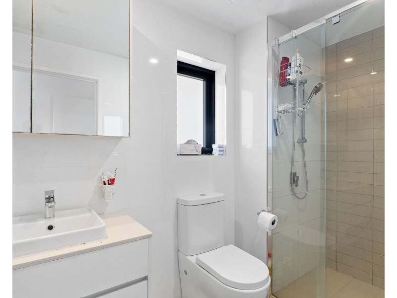 202/27 Kingsmill Street, Chermside QLD 4032