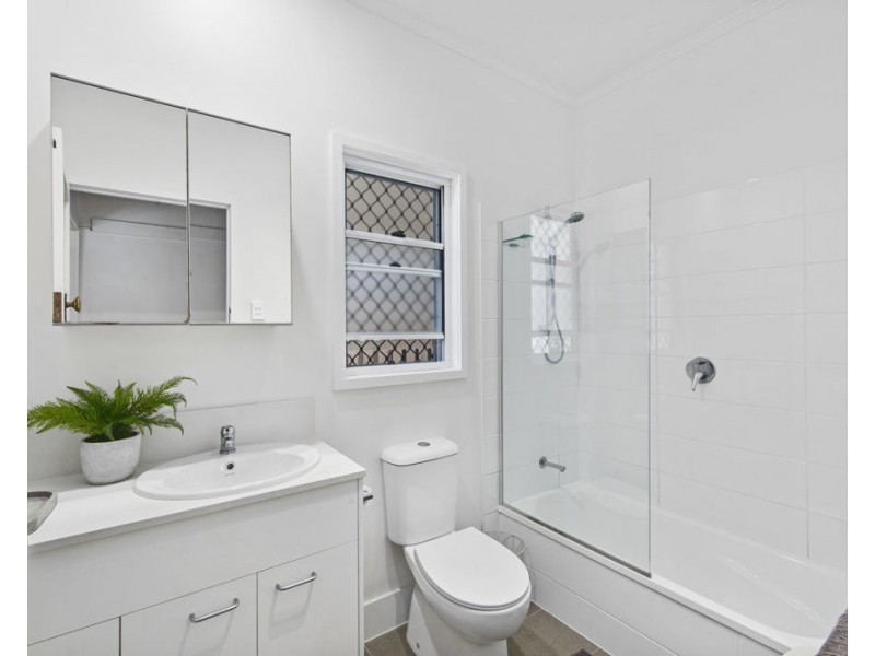 351 Rode Road, Wavell Heights QLD 4012