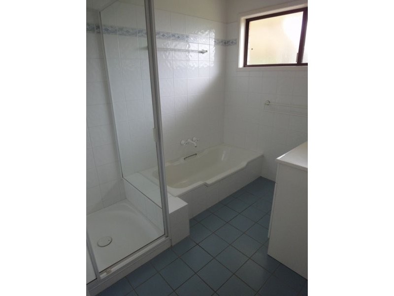 1 Kroshanne Street, Aspley QLD 4034