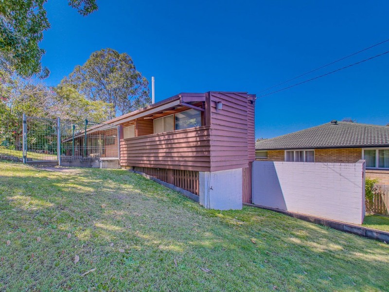 71 Maundrell Terrace, Chermside West QLD 4032