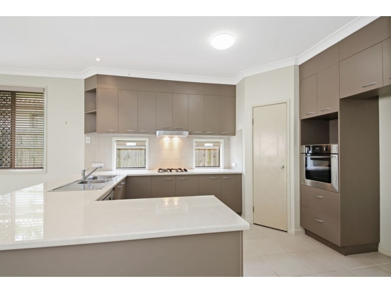 6 Millettia Close, North Lakes QLD 4509