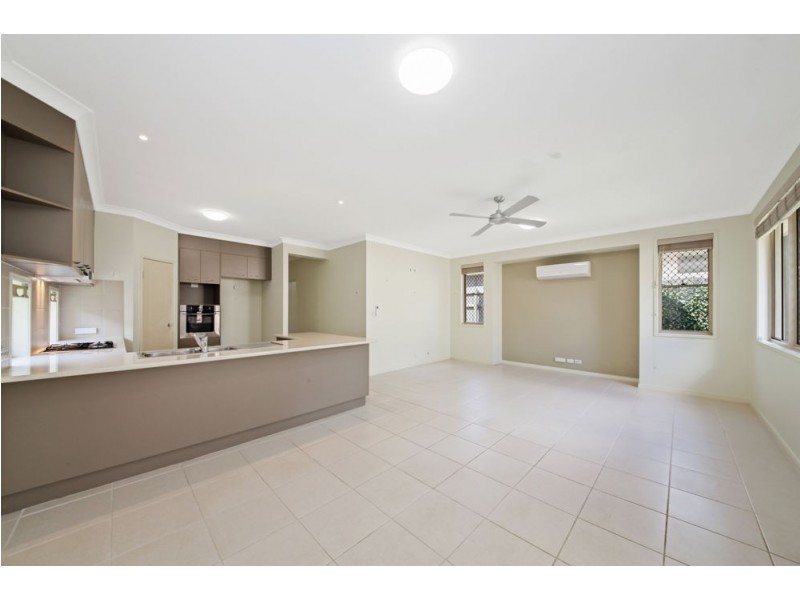 6 Millettia Close, North Lakes QLD 4509