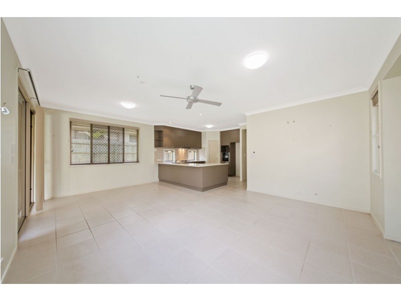 6 Millettia Close, North Lakes QLD 4509